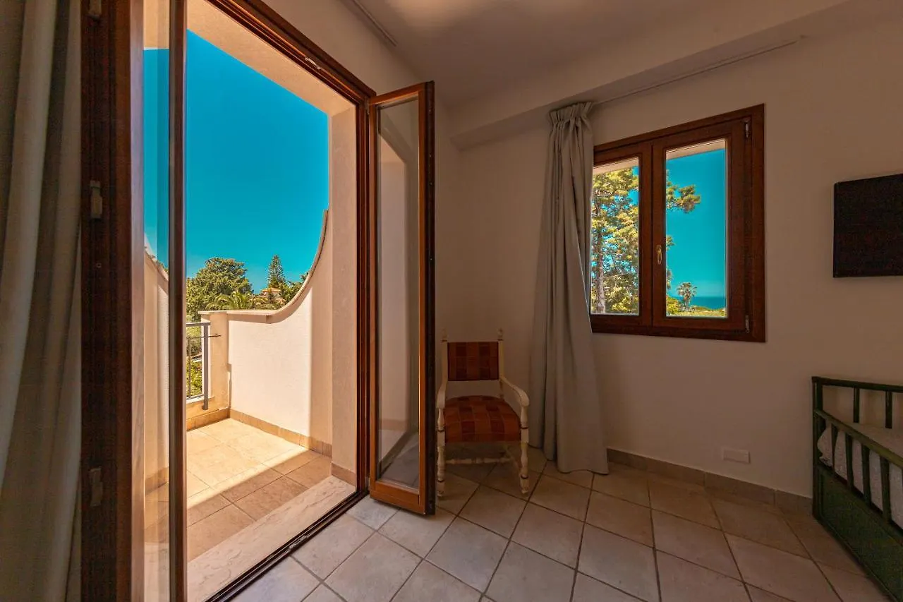 Hotel Baia Del Capitano Cefalu 4*,  Italy