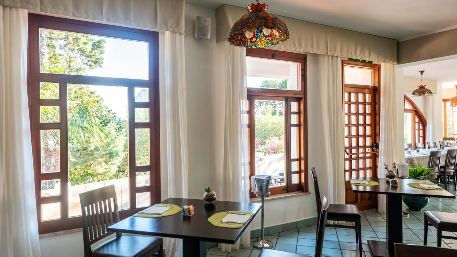 Hotel Baia Del Capitano Cefalu 4*,
