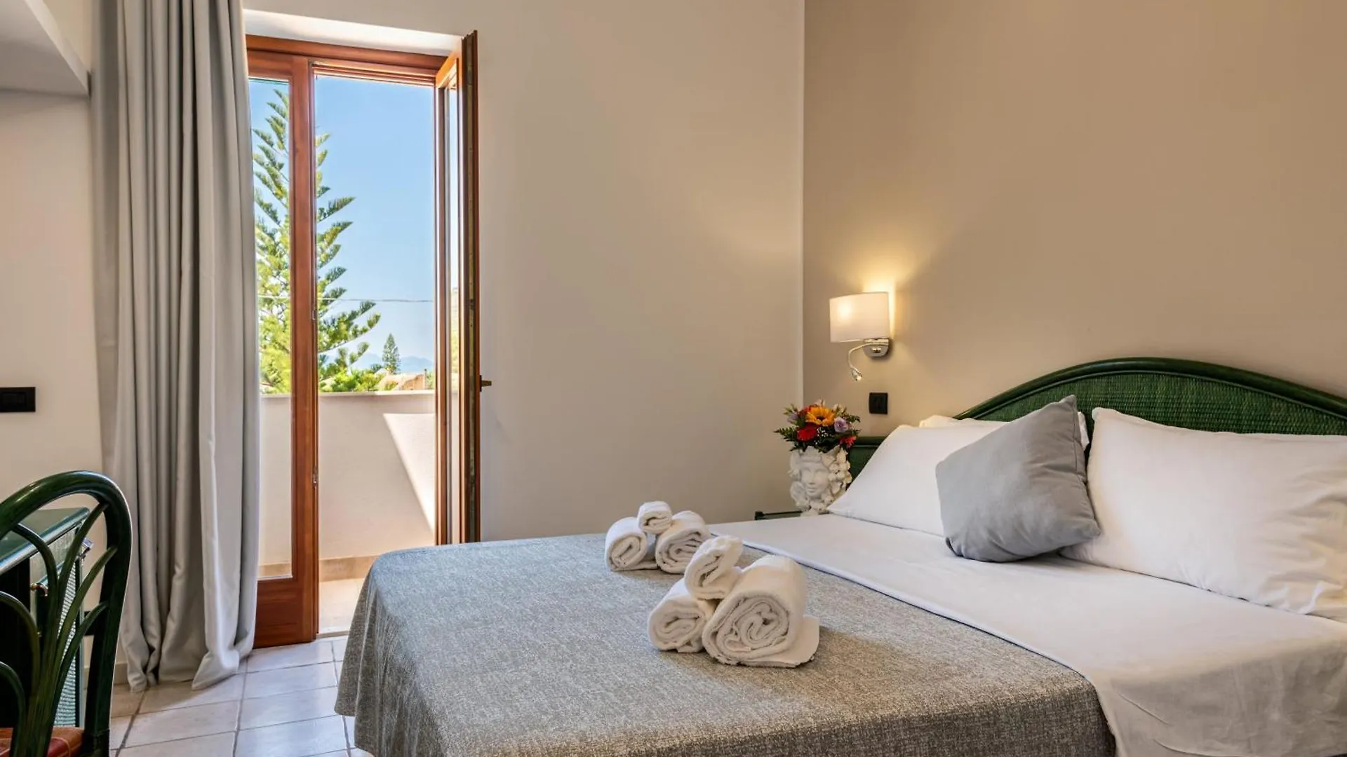 Hotel Baia Del Capitano Cefalù
