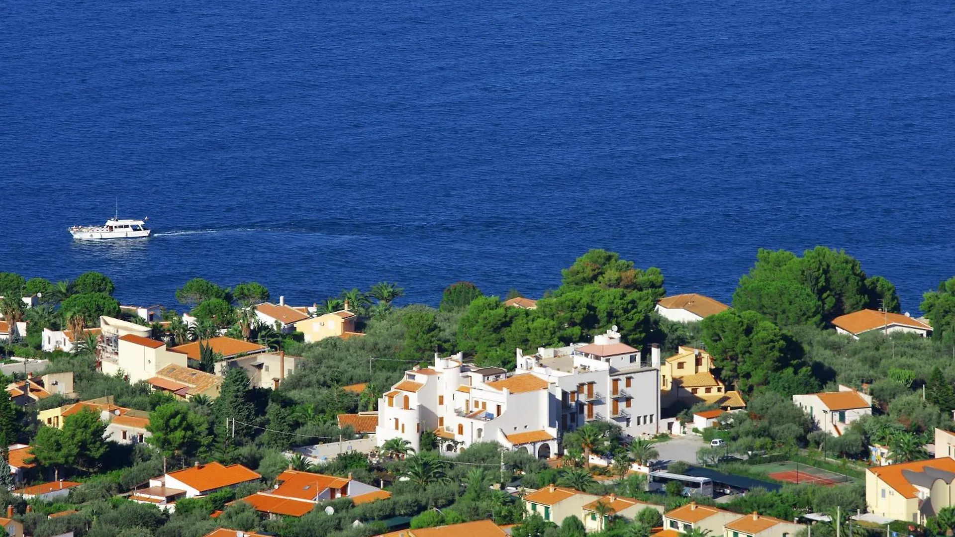 Hotel Baia Del Capitano تْشيفالو