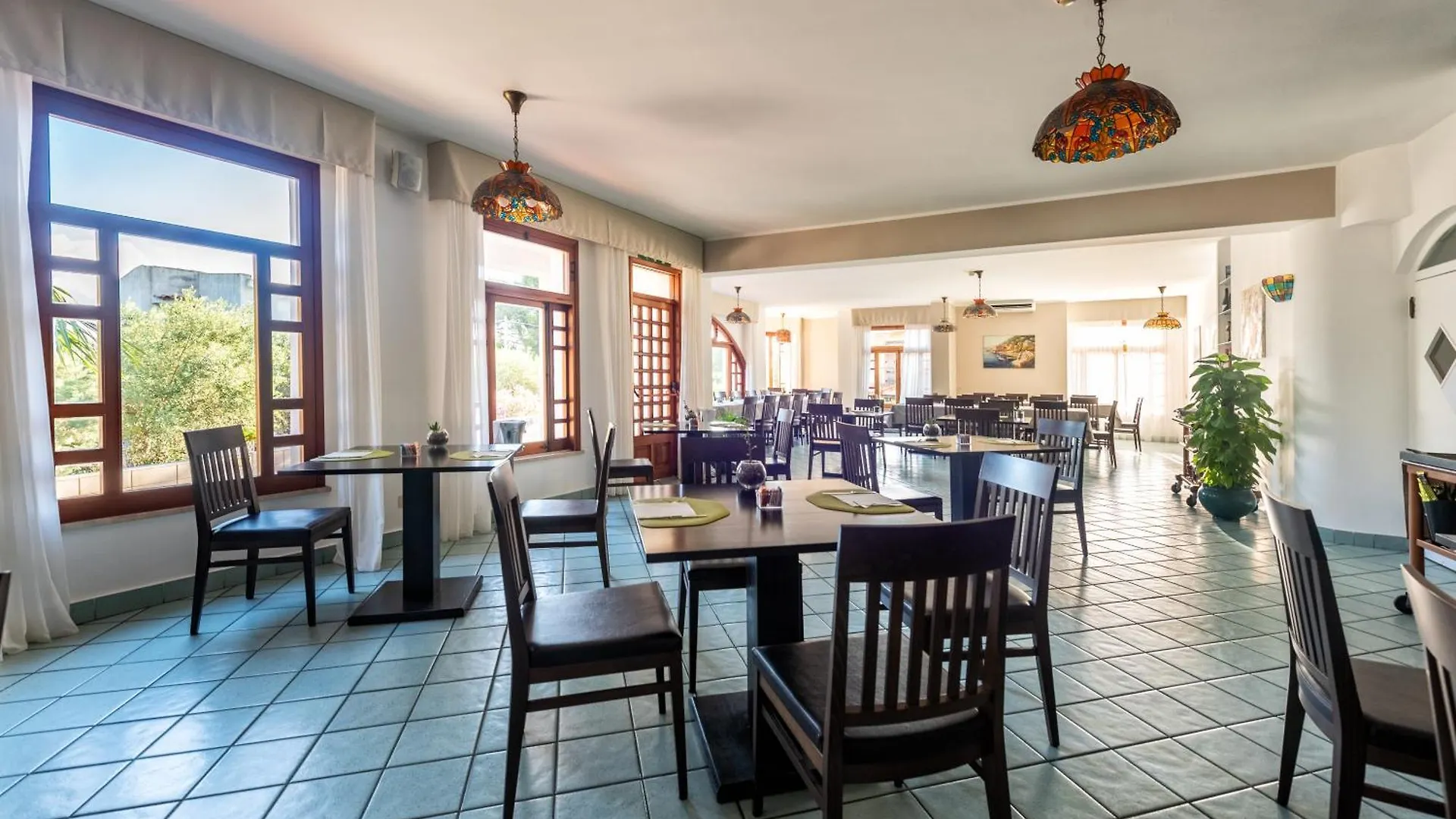 Hotel Baia Del Capitano Чефалу