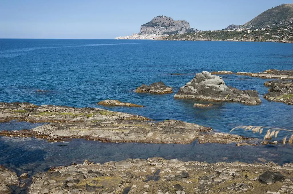 Hotel Baia Del Capitano Чефалу 4*,